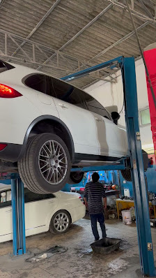 Tariq Workshop | Best garage in Umm Al Quwain | Top car repair and service centre Umm Al Quawain | UAE - Videos