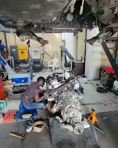 AAA garage Ajman - Workshop