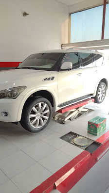 AL HAYAT TYRES &OIL CHANGING - Videos