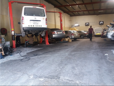 Babu Garage Ajman - By owner