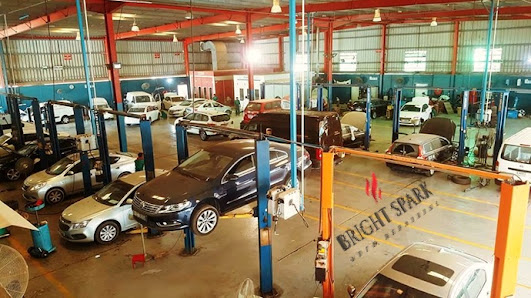 Bright Spark Auto Repairing Musaffah - Workshop