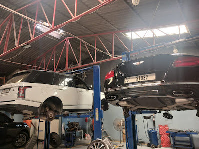 Range Rover Repair Sharjah UAE - Sama Al Hadbaa مركز خدمة رينج روفر الشارقة - سما الحدباء - Workshop