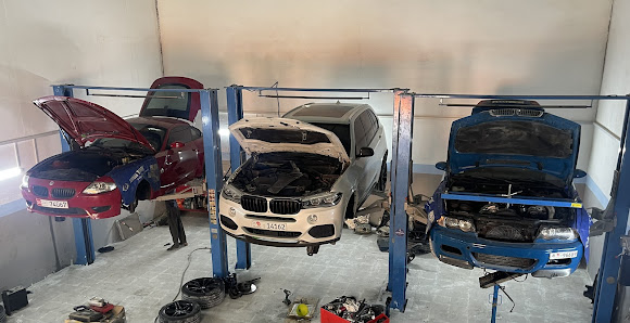 Downshift Auto Services - Workshop