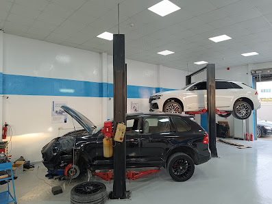 MOTOR ZONE GERMAN AUTO REPAIR ( BOSCH CAR SERVICE CENTER ) - Workshop