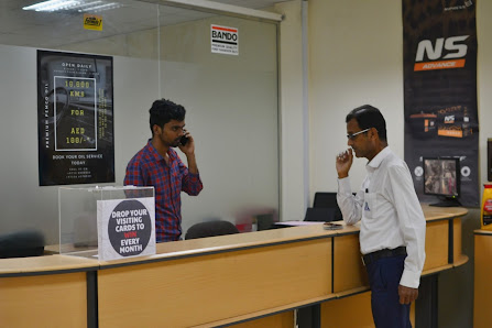 PLATINUM Auto Service Center Dubai | Car Repair | Oil Change Service | Garage in DIP - Inside
