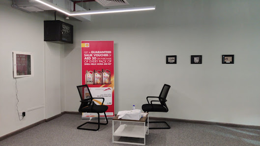 MySyara Car Service Centre 101 - Al Quoz Ind 3, Dubai - Inside