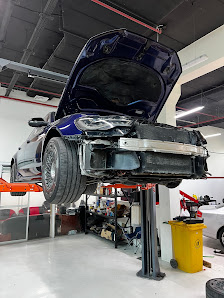 Impressive Auto Car Repair - Workshop