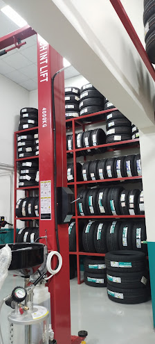 AL NAWRAS TYRES TRADING LLC - Inside
