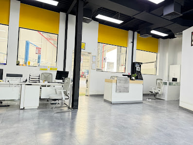 CAM AUTO CENTRE LLC - Inside