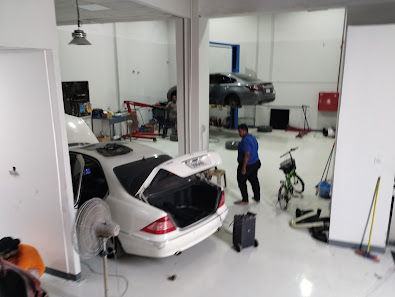Aljouda Garage الجودة الشاملة لخدمات السيارات - Workshop
