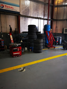PIT PROS Auto Maintenance LLC | Car Repair | Oil Change | Tire Change - Workshop