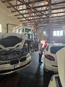 Quick Service Auto Repairing - Workshop