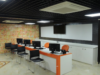 Master Automotive Service Center - Inside