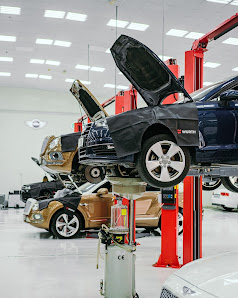 Royal Swiss Auto Service Center, AL Quoz, Dubai - Workshop