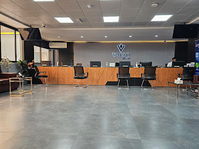 Vallo International Auto Workshop - Inside