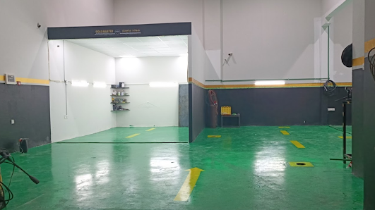 Gold Master Car Services Center - Inside