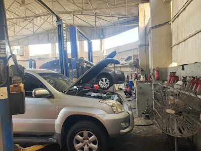 THE ROSE AUTO REPAIR WORKSHOP - Workshop