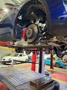 Auto Hub Performance Garage, Auto Repair & Service Center, Al Quoz, Dubai - Workshop