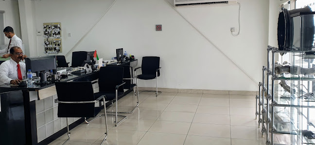 Al Ghandi Auto Service Fujairah - الكندي للسيارات مركز الصيانة الفجيرة - Inside