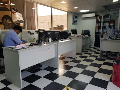 GT Auto Centre Dubai - Inside