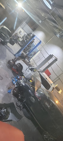 Car Garage Auto Mechanical Repair - By owner