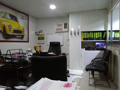 Al Samadi Garage - Inside