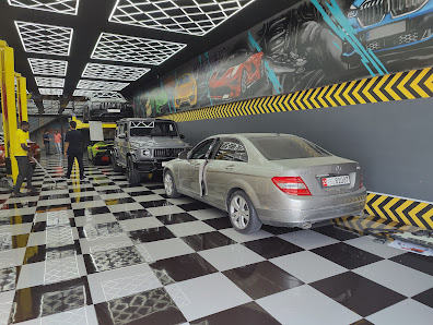 Auto Whiz Garage - By owner
